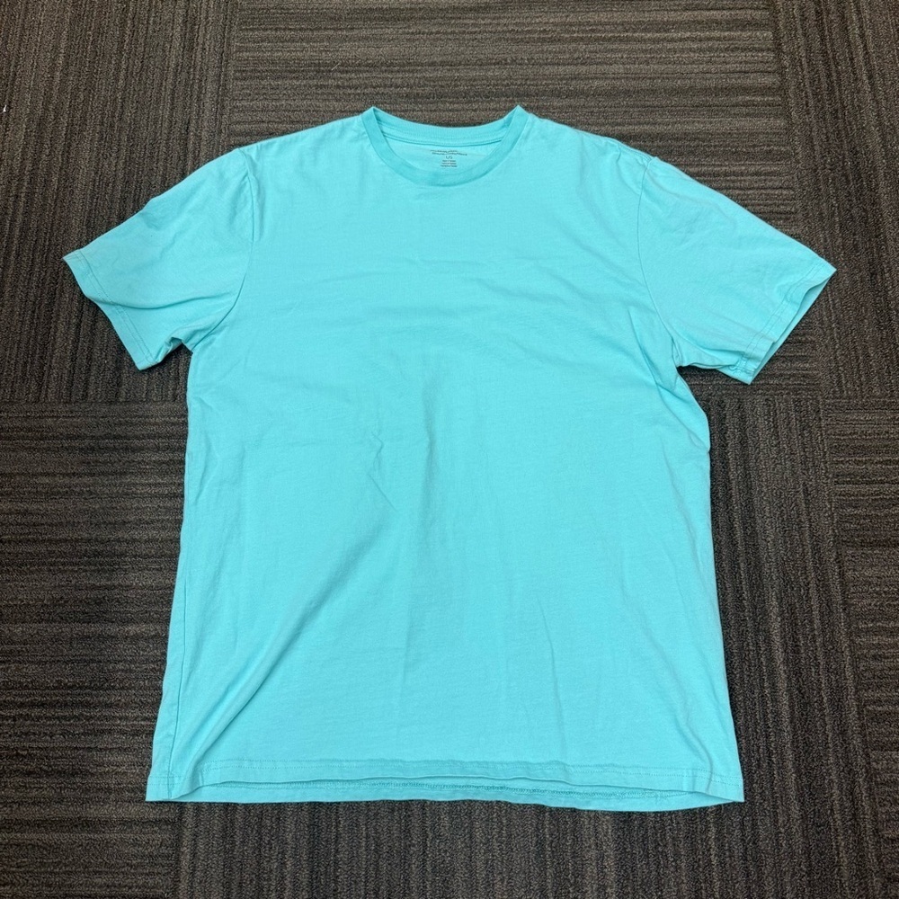 Amazon Essentials Men's Light Blue Short Sleeve Tee